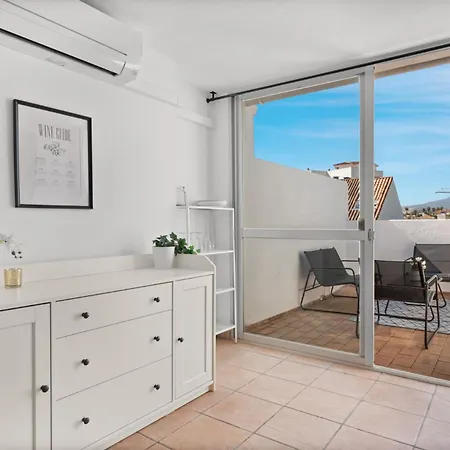 Lovely Penthouse Near Marina By Costarentals - Ref M15 Apartment